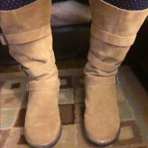 American Eagle suede boots